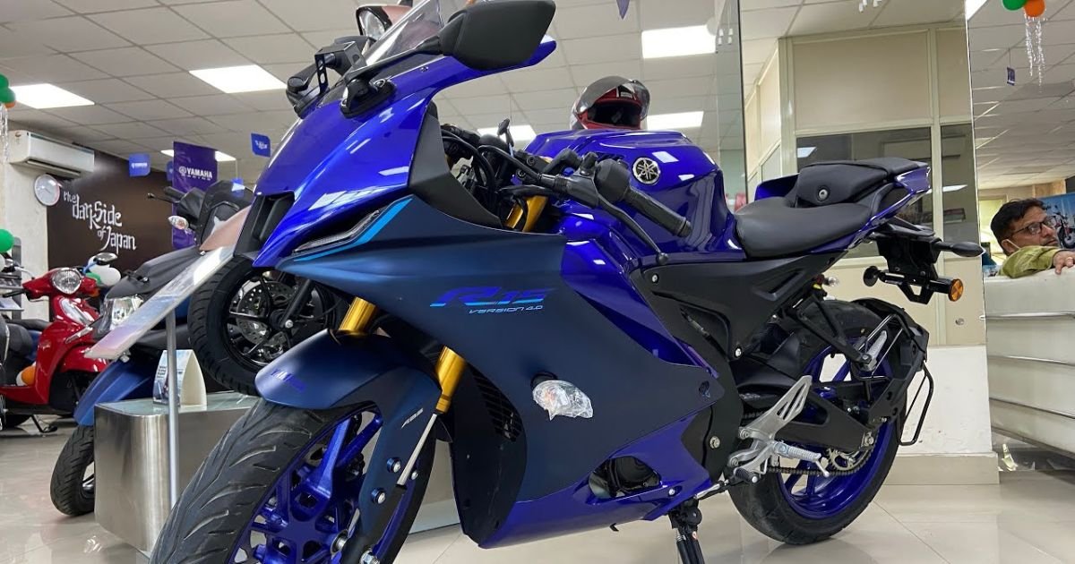 Yamaha R15 V4